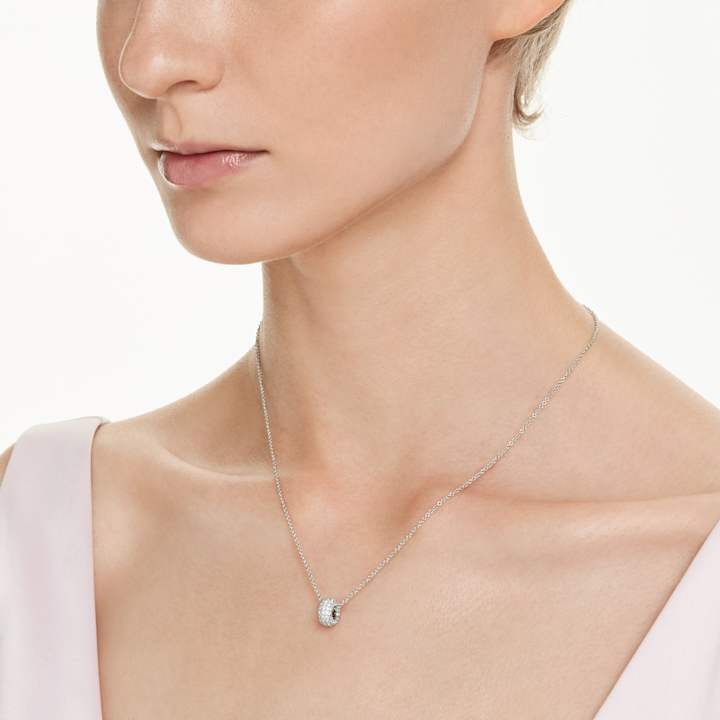 【輝きをボリュームアップ♪】スワロフスキー ペンダント 楽天市場】【再入荷！】スワロフスキー SWAROVSKI スティラ