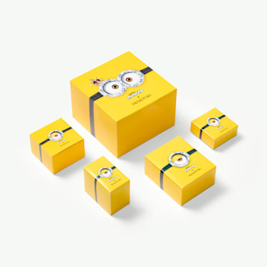 Wisiorek Minions King Bob, Oprawa brukowa, Różnokolorowy, Powłoka w odcieniu złota - Swarovski, 5743385