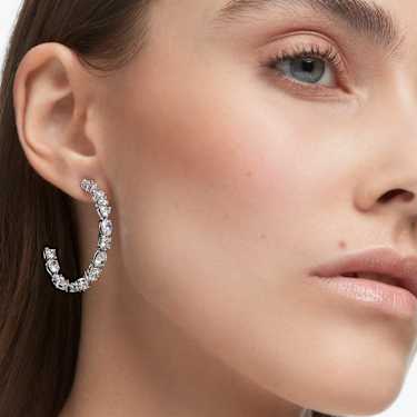 Mesmera 大圈耳環, 混合式切割, 白色, 鍍白金色 - Swarovski, 5672834