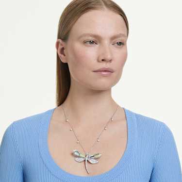 Pingente e pregadeira Ariana Grande x Swarovski, Crystal Pearl, Combinação de lapidações, Libelula, Branco, Lacado a ródio - Swarovski, 5737429