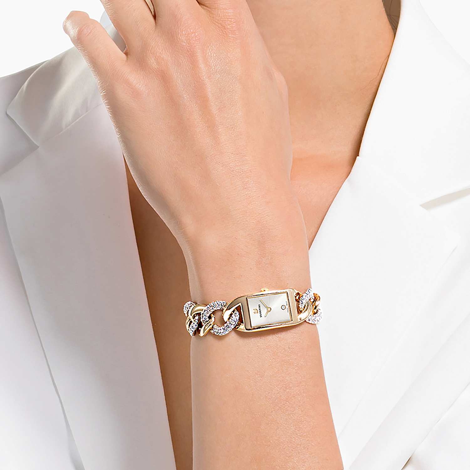 SWAROVSKI スワロフスキー Cocktail ブレス時計 追跡送料関税込 SWAROVSKI スワロフスキー APPLE WATCH ブレス 追跡送料関税込