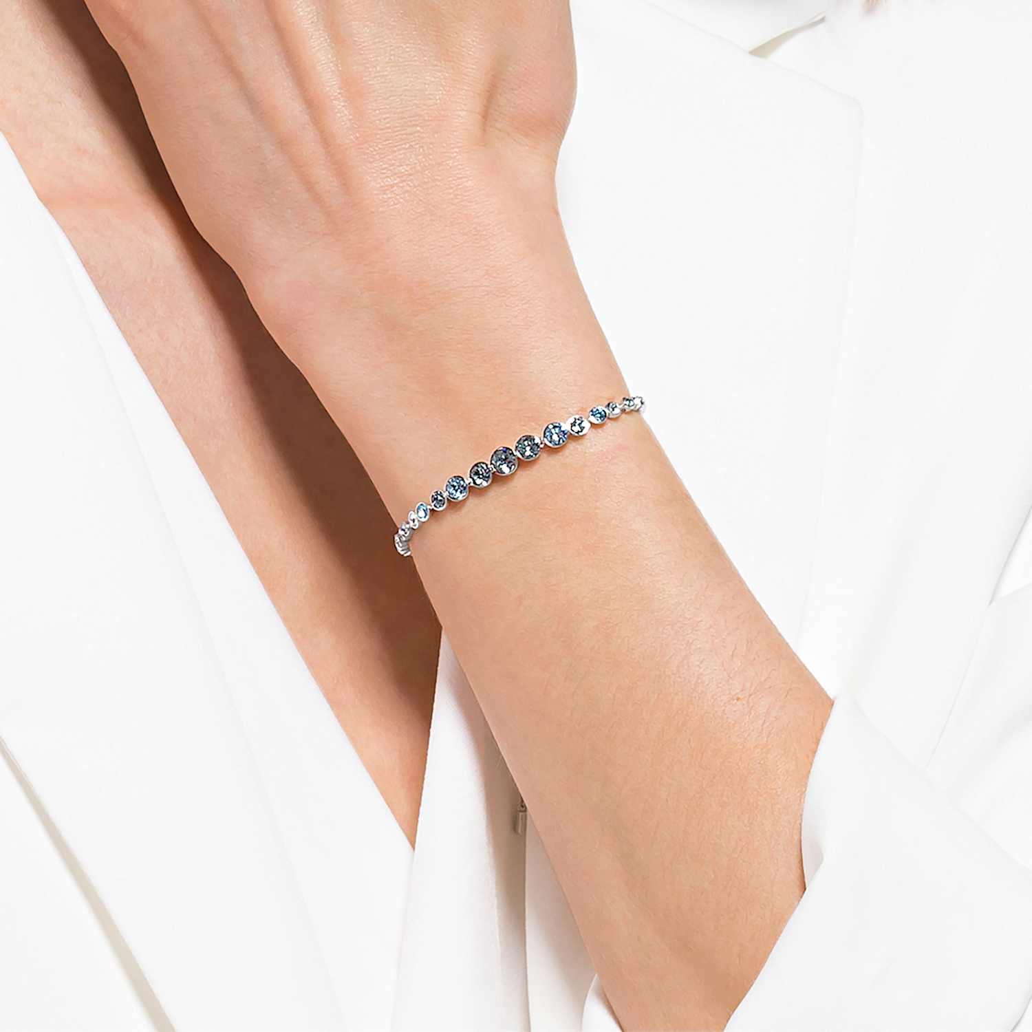 Браслет swarovski. Браслет Swarovski Emily. Браслет Сваровски Эмили. Парные браслеты Сваровски. Браслет Emily, m. Swarovski.