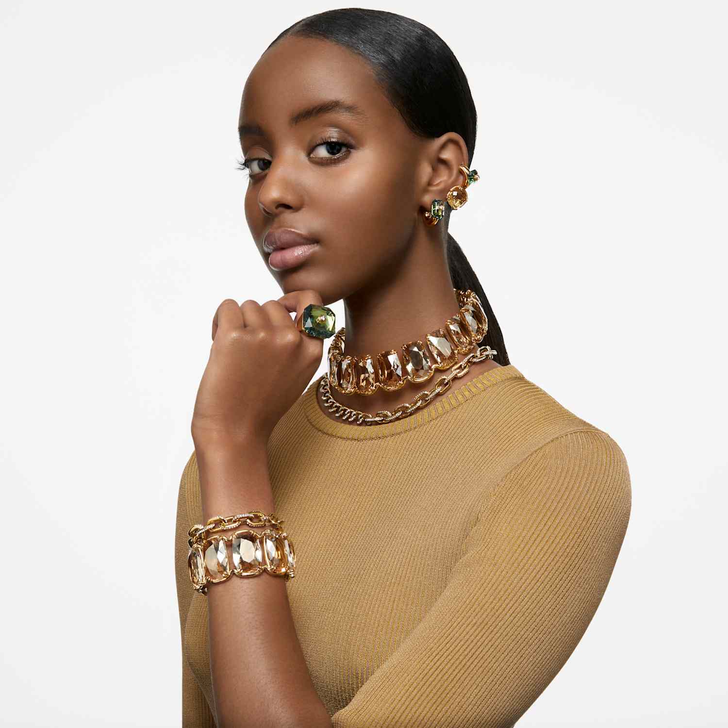 White, Gold-tone plated | Swarovski