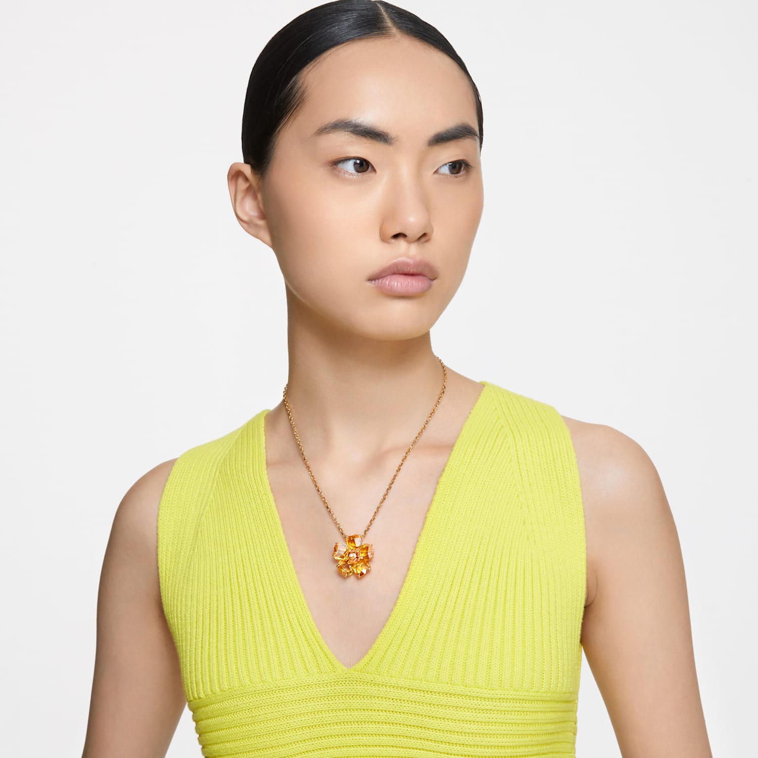 Caso Wardian verbo Competencia Florere necklace, Flower, Yellow, Gold-tone plated | Swarovski