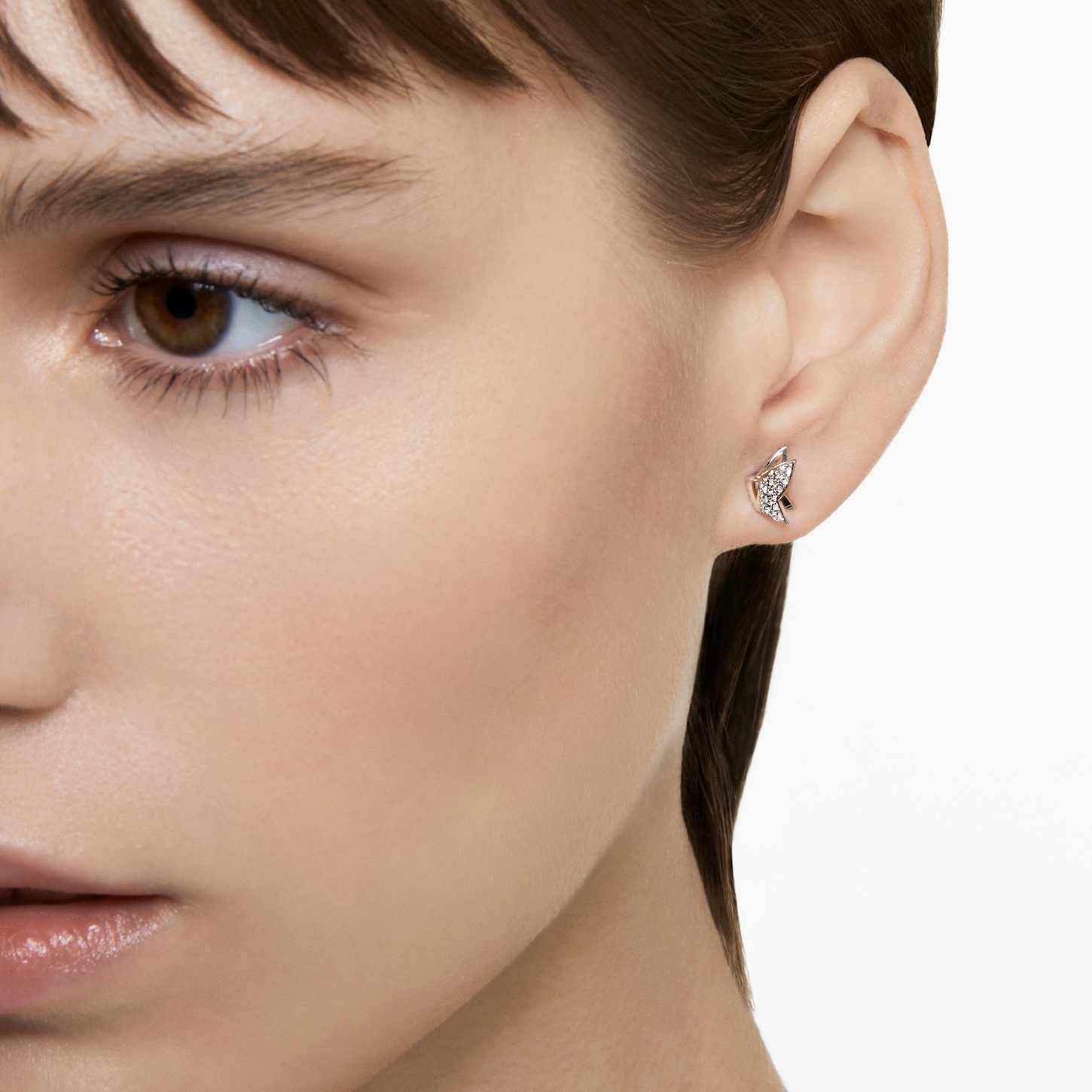 IDYLLIA バタフライピアス Idyllia Lilia stud earrings, Butterfly, White, Rhodium plated