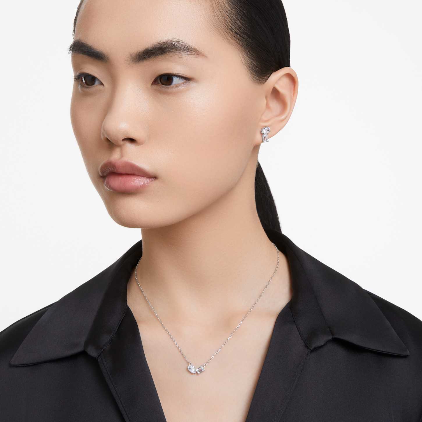 スワロフスキーMesmera ネックレス ミックスカット, ホワイト Mesmera necklace, Mixed cuts, White, Rhodium plated | Swarovski