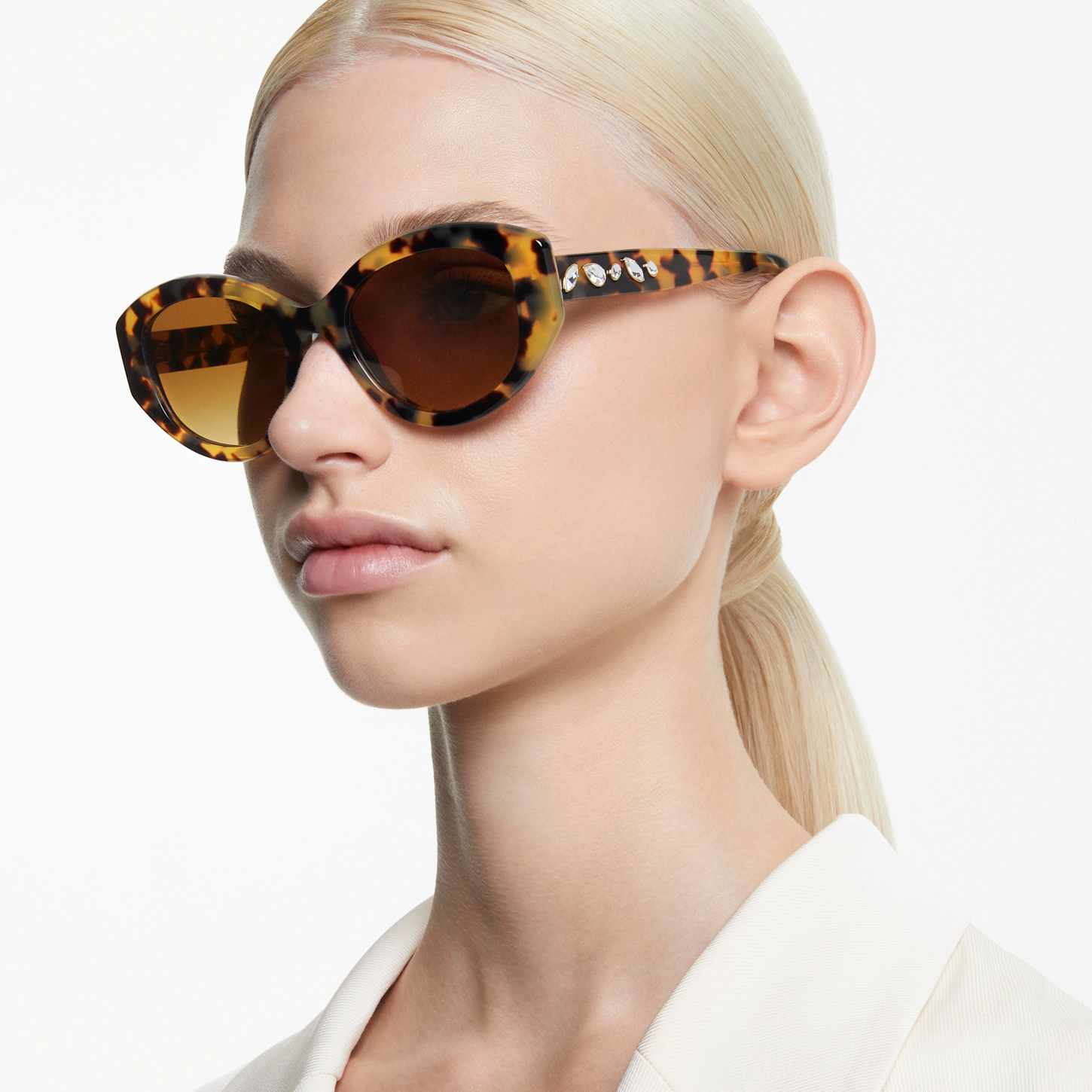 Sunglasses, Cat-eye shape, SK6008, Brown | Swarovski display picture 2