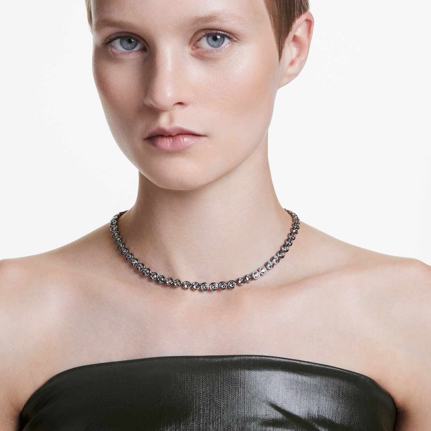 スワロフスキー SV925 Imber Tennis necklace, Round cut, Gray, Ruthenium plated | Swarovski