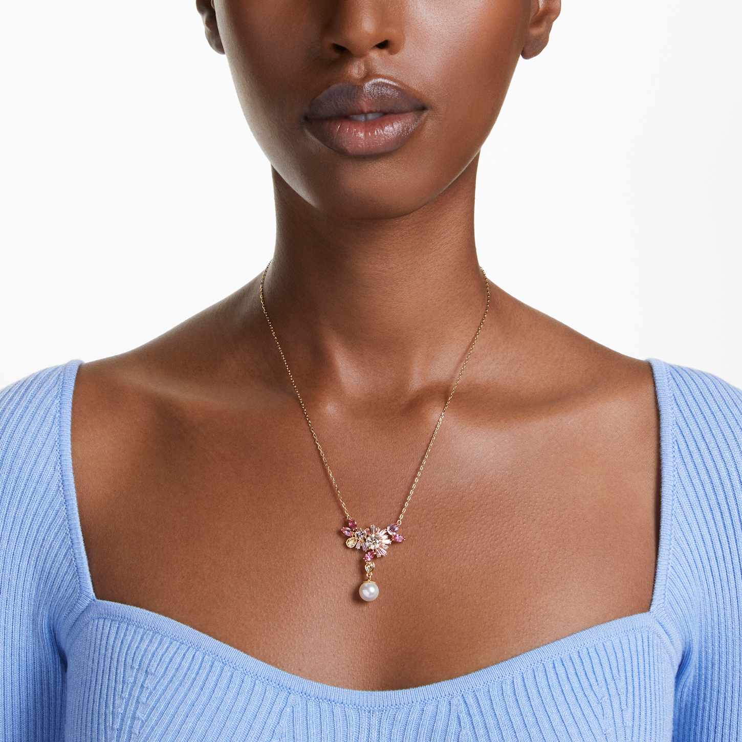 Gema pendant, Mixed cuts, Crystal pearl, Flower, Pink, Gold-tone