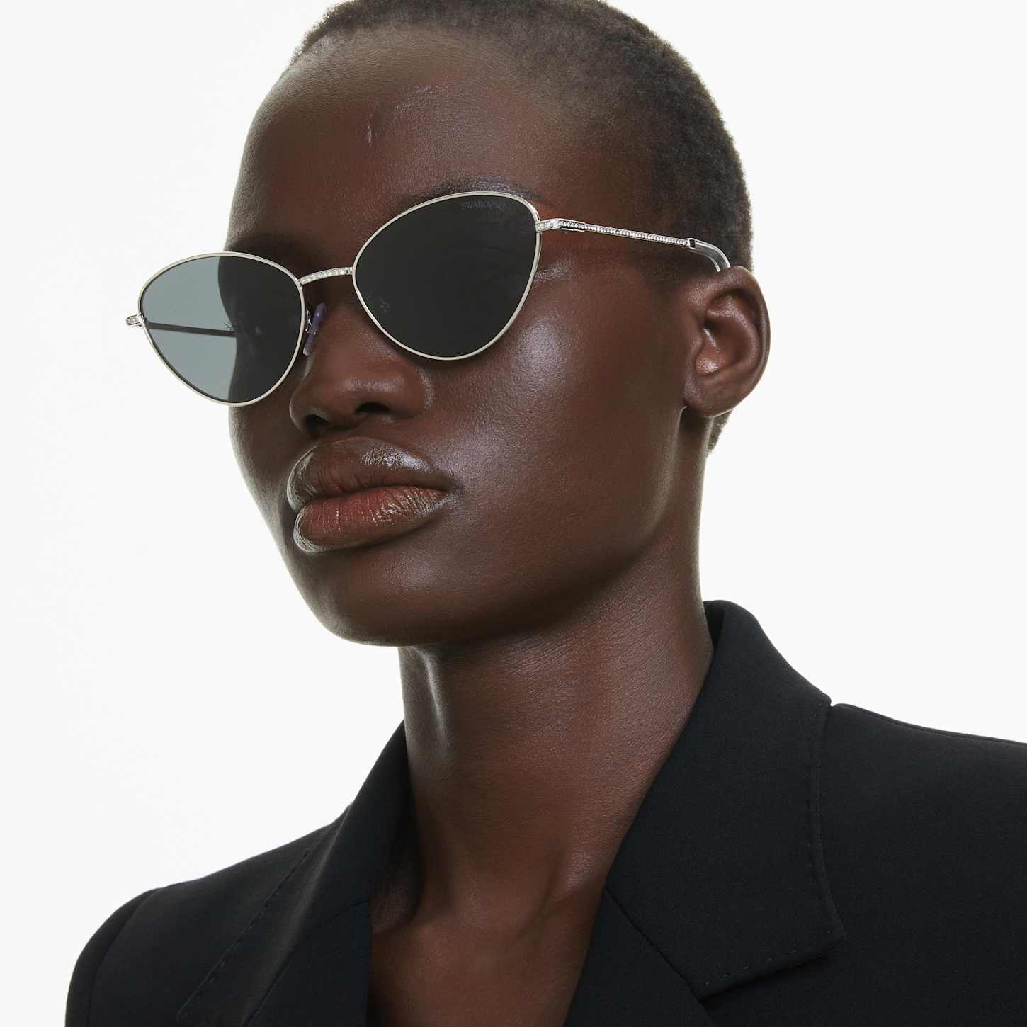 Sunglasses, Cat-eye shape, SK7014, Black | Swarovski display picture 3