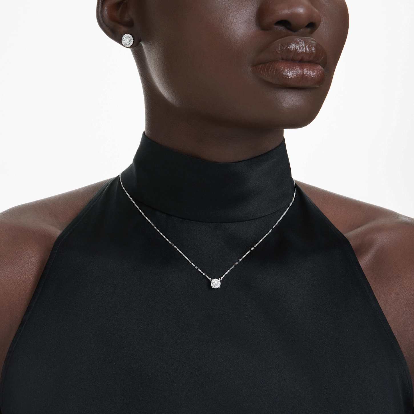 eternity-solitaire-pendant-- 