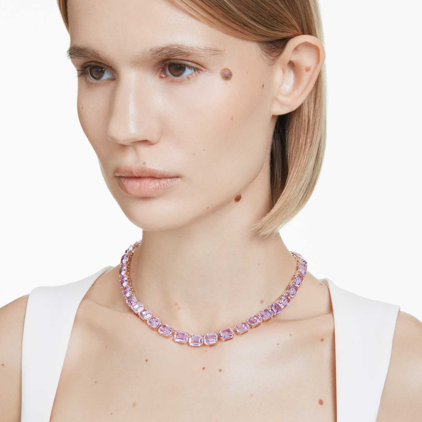 Collier Plastron Avec Chaîne Et Longue Breloque, Orné De Strass Mauves - Occasion, Longueur ~48+3 Cm