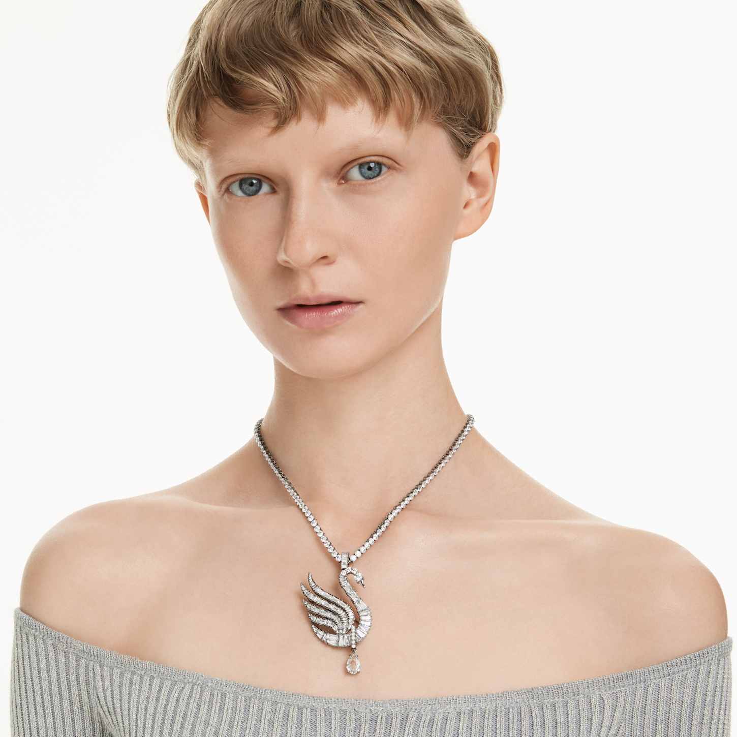 swan-pendant-and-brooch--swan-