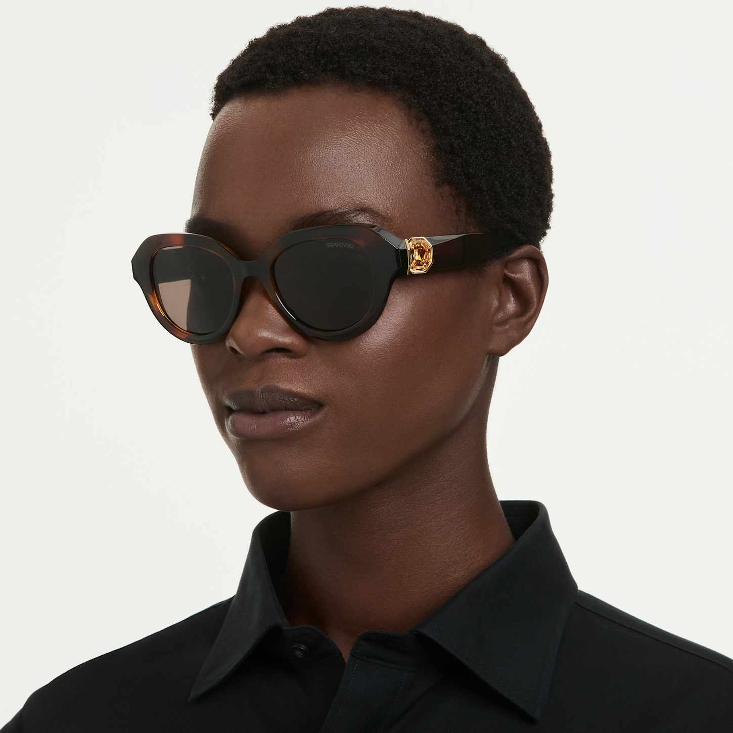 Swarovski Babe Round Sunglasses sunglasses--round-shape--green  main image 4