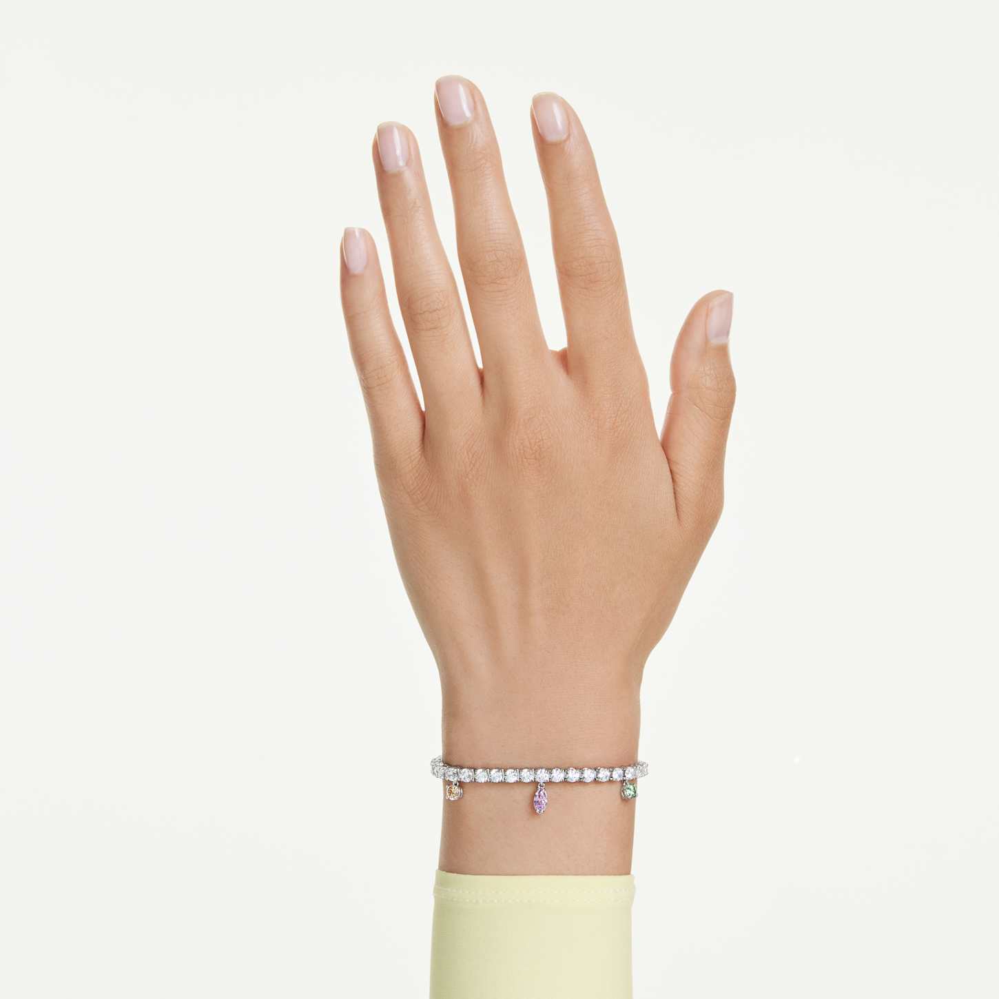 ariana-grande-x-swarovski- 