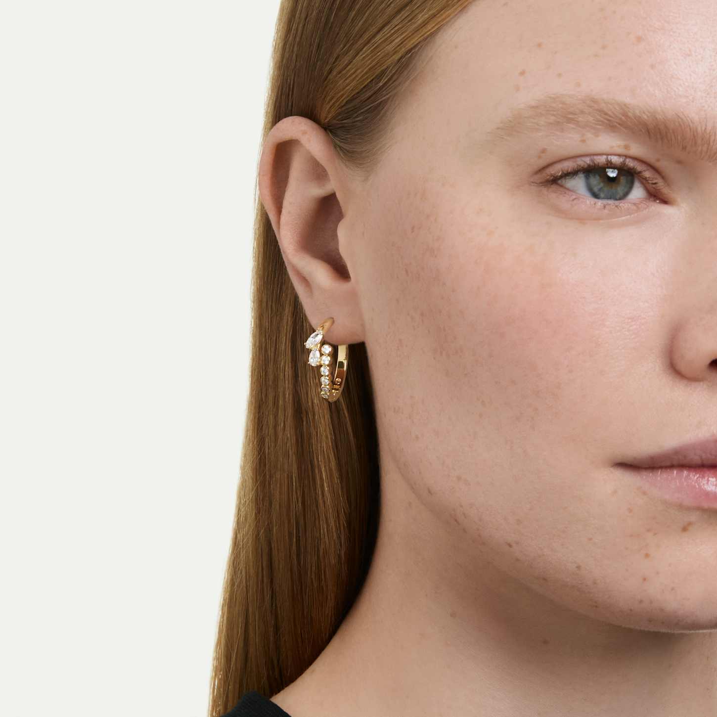 新春セール☆SWAROVSKI スワロフスキー Mesmera フープピアス Mesmera フープピアス, ミックスカット, ホワイト, 18Kゴールド