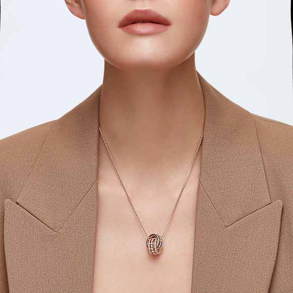 Obesek Further, Prepleteni krogi, Bel, Prevleka rožnato zlatega odtenka - Swarovski, 5419853