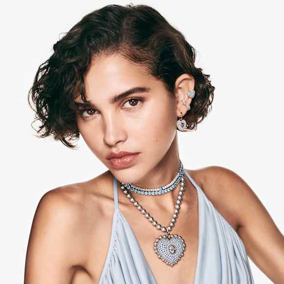 Brincos stud Idyllia, Coração, Azul, Lacado a ródio - Swarovski, 5683576