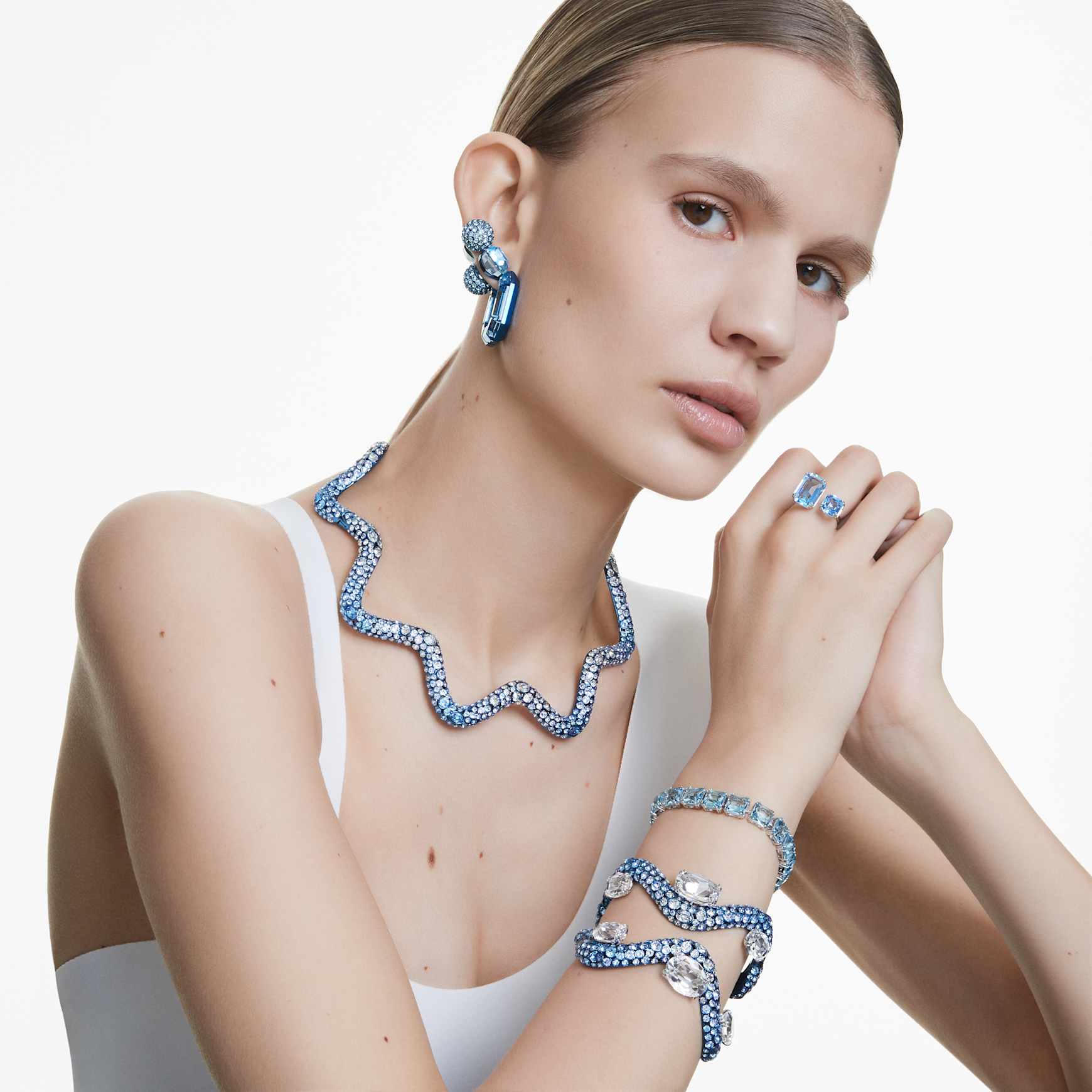 Millenia Tennis bracelet, Square cut, Medium, Blue, Rhodium plated