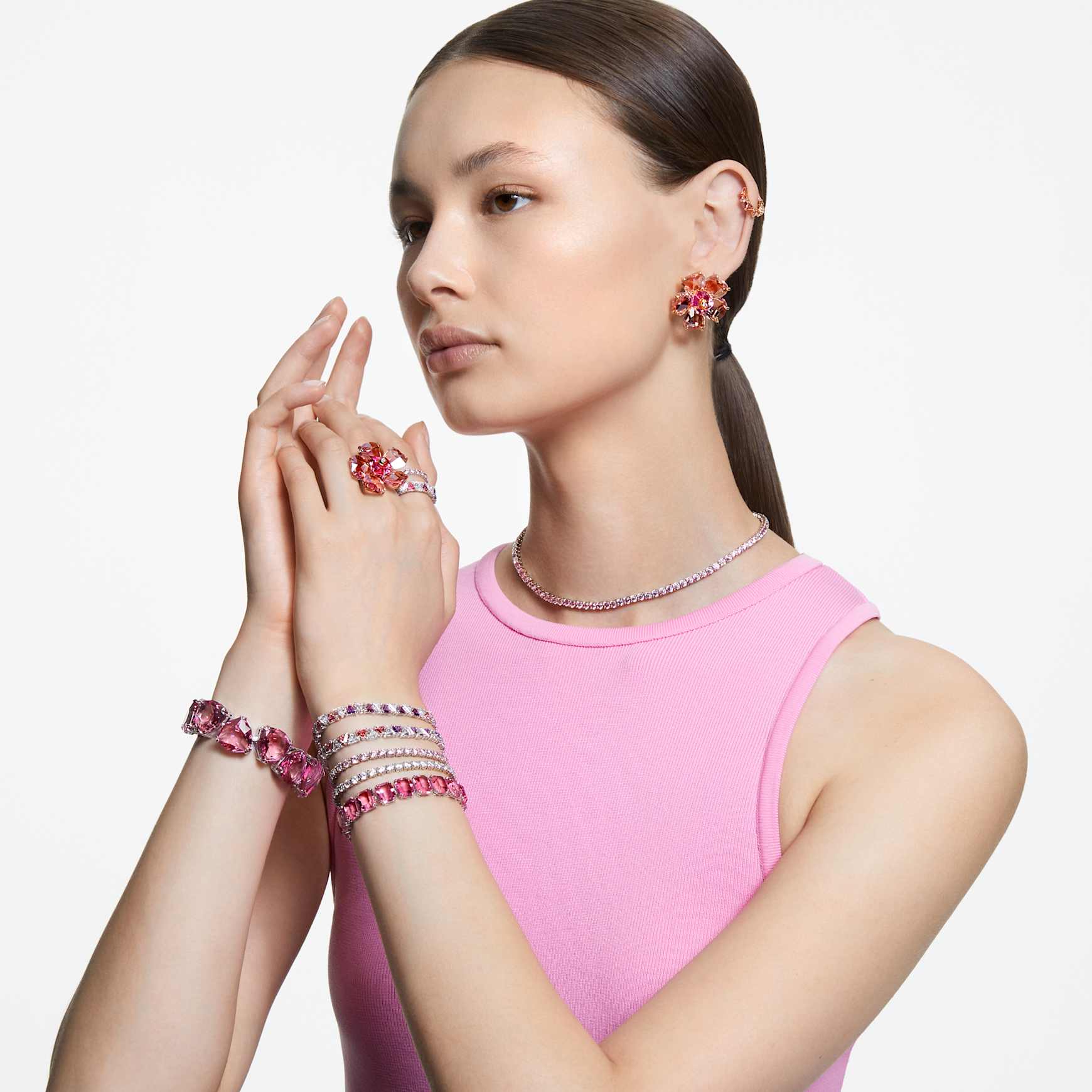 Idyllia cocktail ring, Flower, Pink, Gold-tone plated