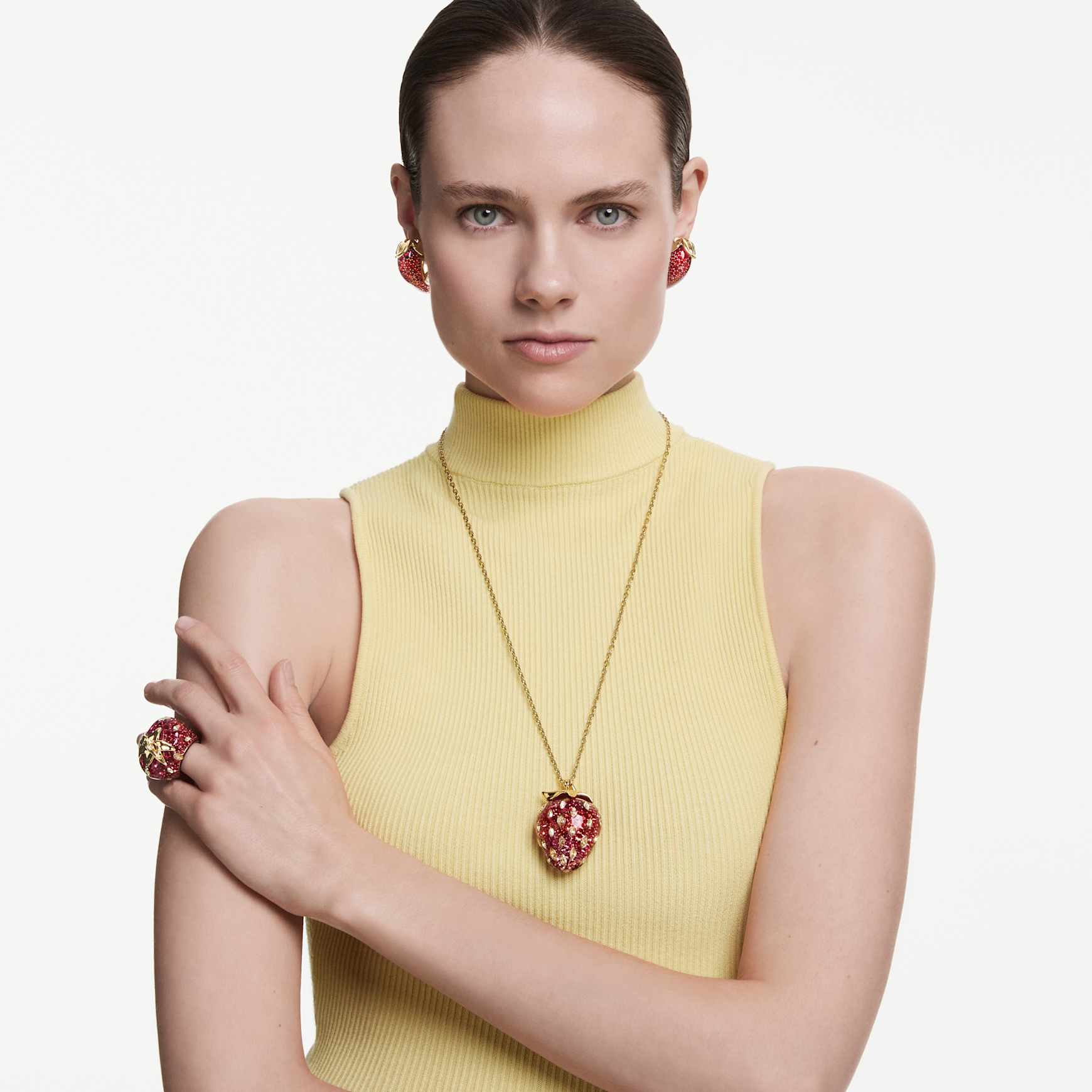Idyllia pendant, Mixed cuts, Strawberry, Red, 18K gold finish