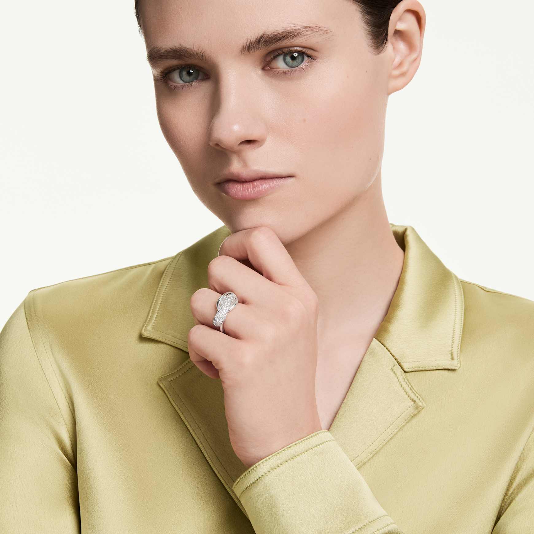 Classica cocktail ring, Round cut, White, Sterling silver