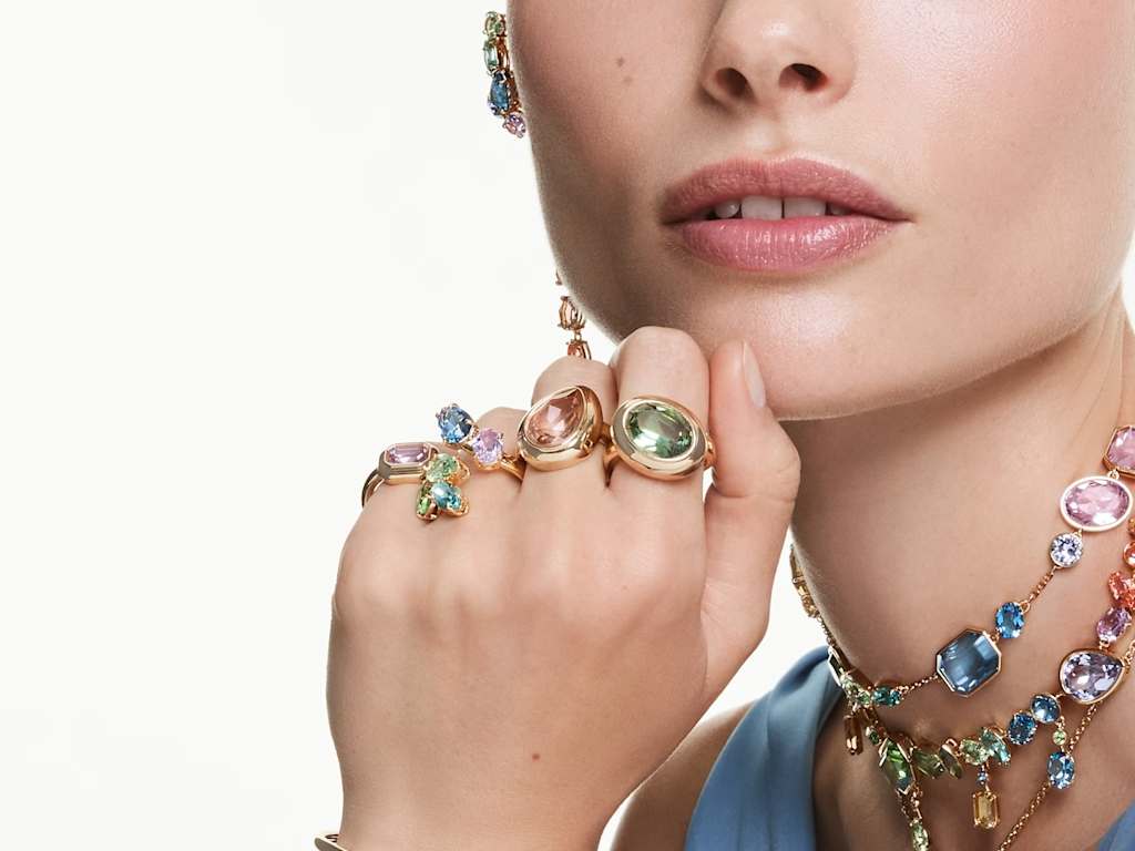 Swarovski Official | Jewellery, Watches and Crystal Decorations