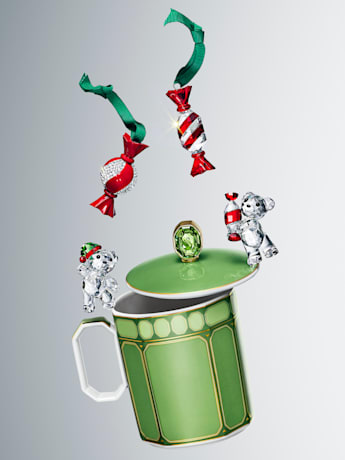 Holiday and festive table decorations with Swarovski ornaments