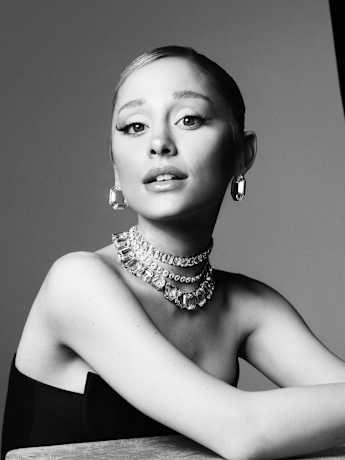 Ariana grande heart earrings online