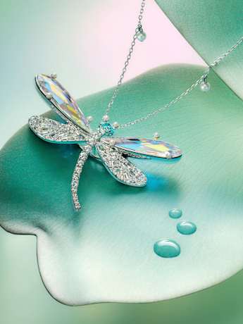 Ariana Grande x Swarovski イアーカフ Ariana Grande x Swarovski drop earrings, Mixed cuts, Dragonfly