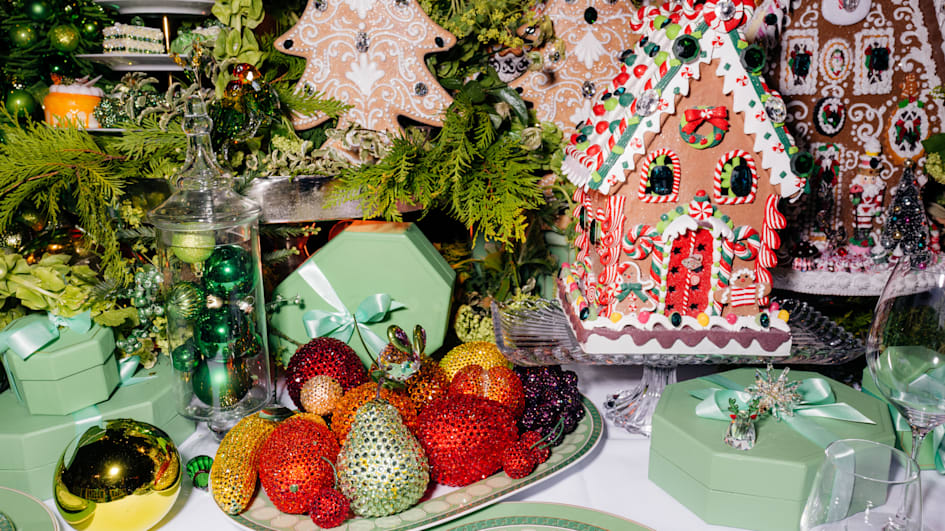 What to Do in NYC For the Holidays — Luxury Louis Vuitton Swarovski Pop Up  Christmas