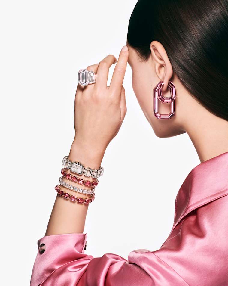 Mismatched earrings style guide