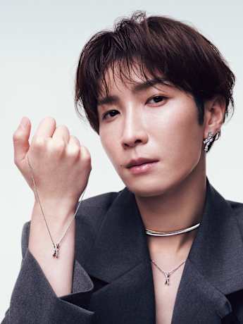 Swarovski Hyperbola ピアス 渡辺翔太