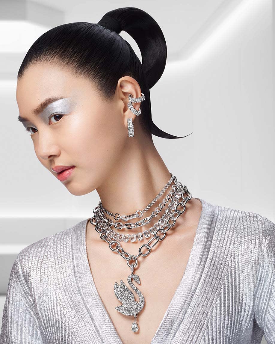Swarovski Iconic Swan earrings