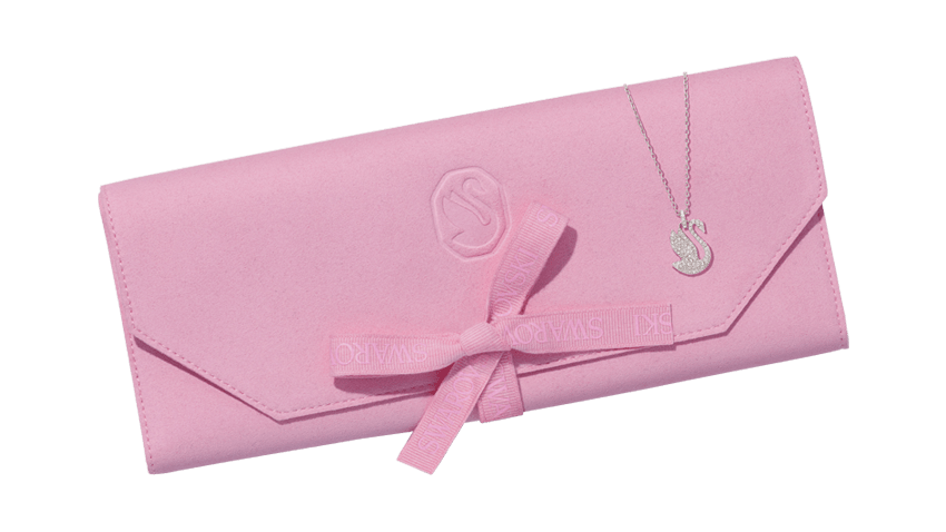Pink jewelry roll