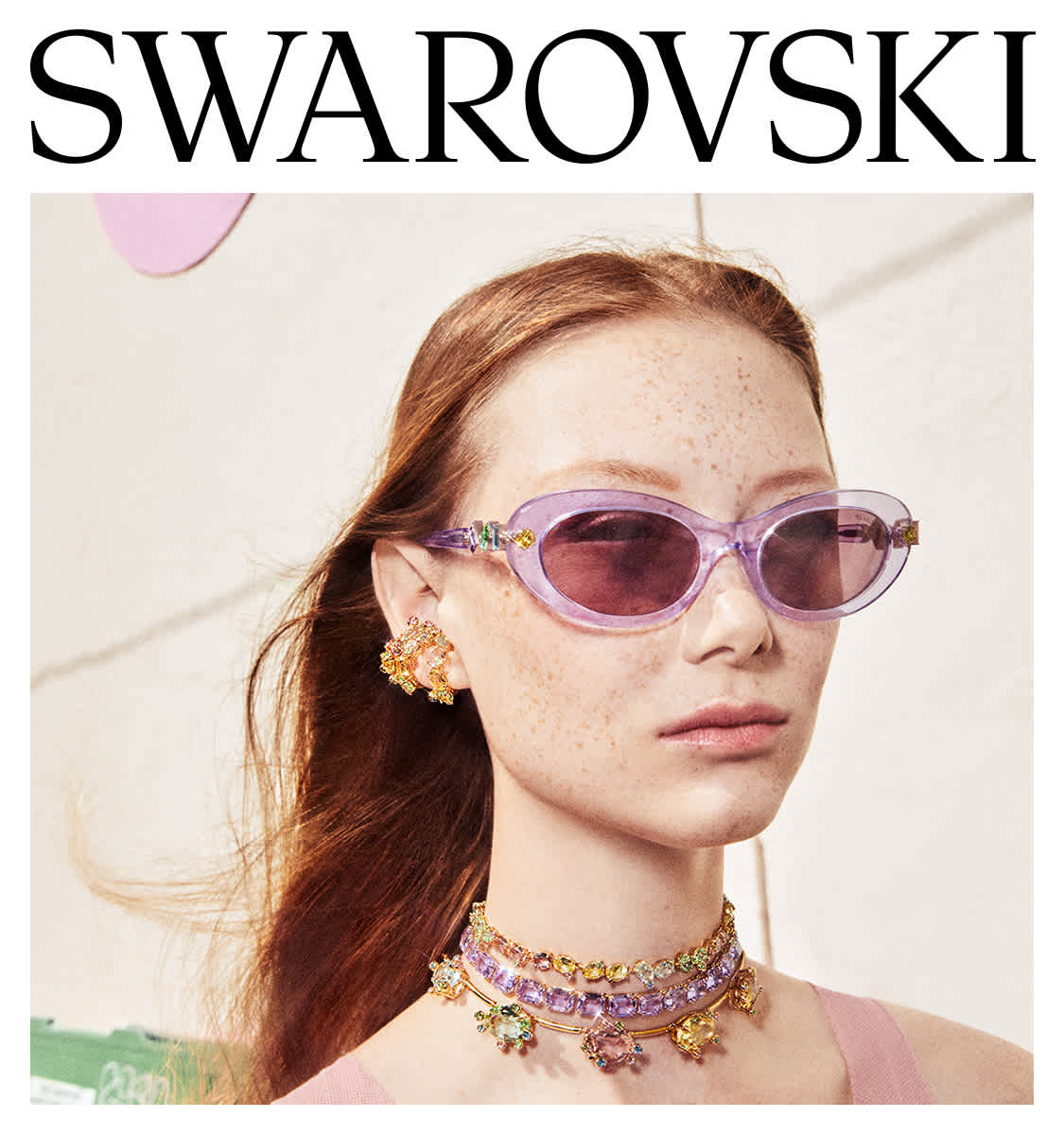Modelka zdobená šperky Swarovski Millenia a Swarovski Gema