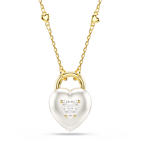 Přívěsek Idyllia, různé výbrusy, srdce, bílá, pokoveno ve zlatém odstínu