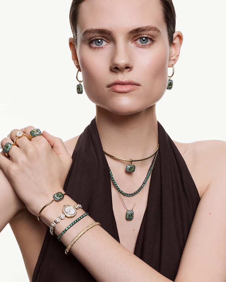 Modelka w biżuterii Swarovski Sublima