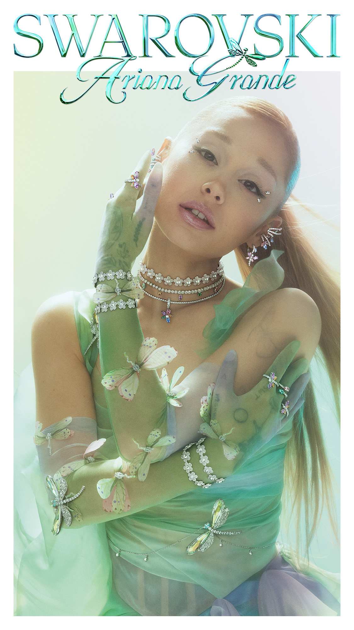 Ariana Grande předvádí kolekci Ariana Grande x Swarovski