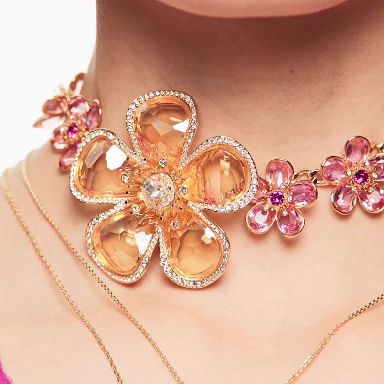 Idyllia pendant, Flower, Small, Pink, Gold-tone plated | Swarovski