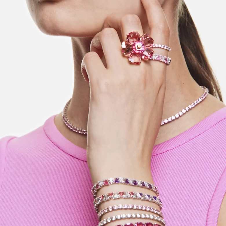 Idyllia cocktail ring, Flower, Pink, 18K gold finish | Swarovski